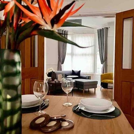 Anfield Home Sleeps 5 Close To Lfc Free Parking Ліверпуль Екстер'єр фото
