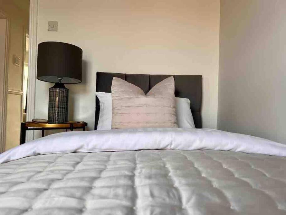 Anfield Home Sleeps 5 Close To Lfc Free Parking Ліверпуль Екстер'єр фото