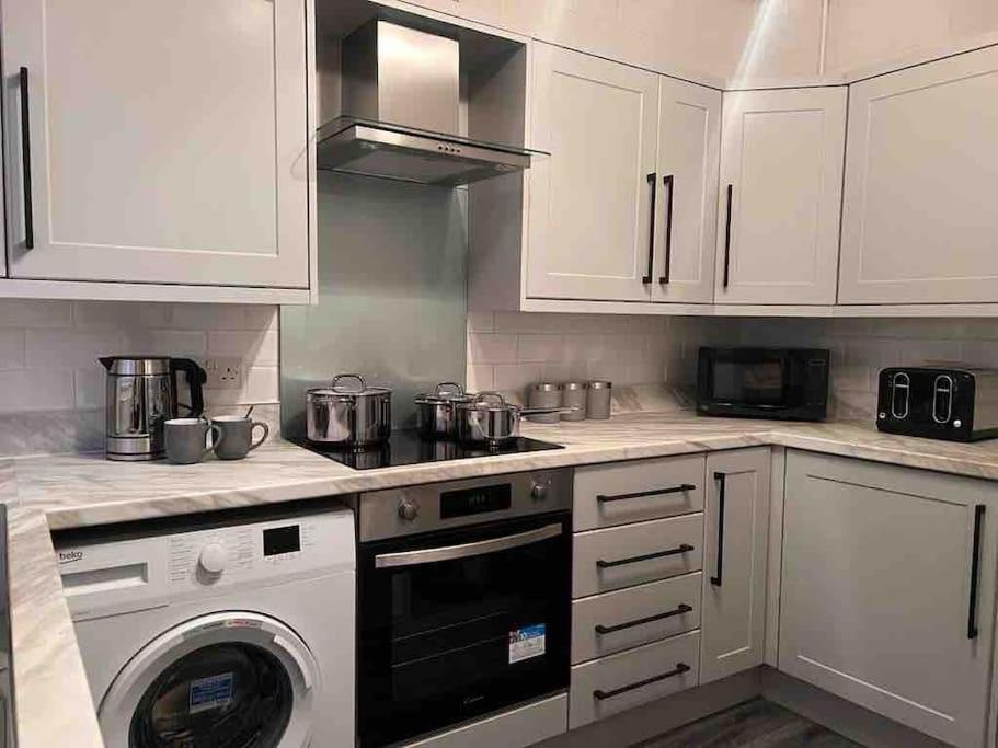 Anfield Home Sleeps 5 Close To Lfc Free Parking Ліверпуль Екстер'єр фото