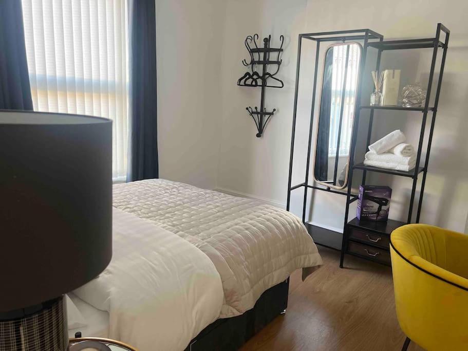 Anfield Home Sleeps 5 Close To Lfc Free Parking Ліверпуль Екстер'єр фото