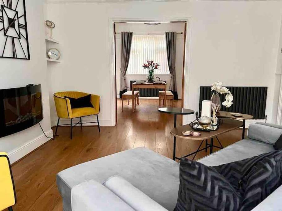 Anfield Home Sleeps 5 Close To Lfc Free Parking Ліверпуль Екстер'єр фото