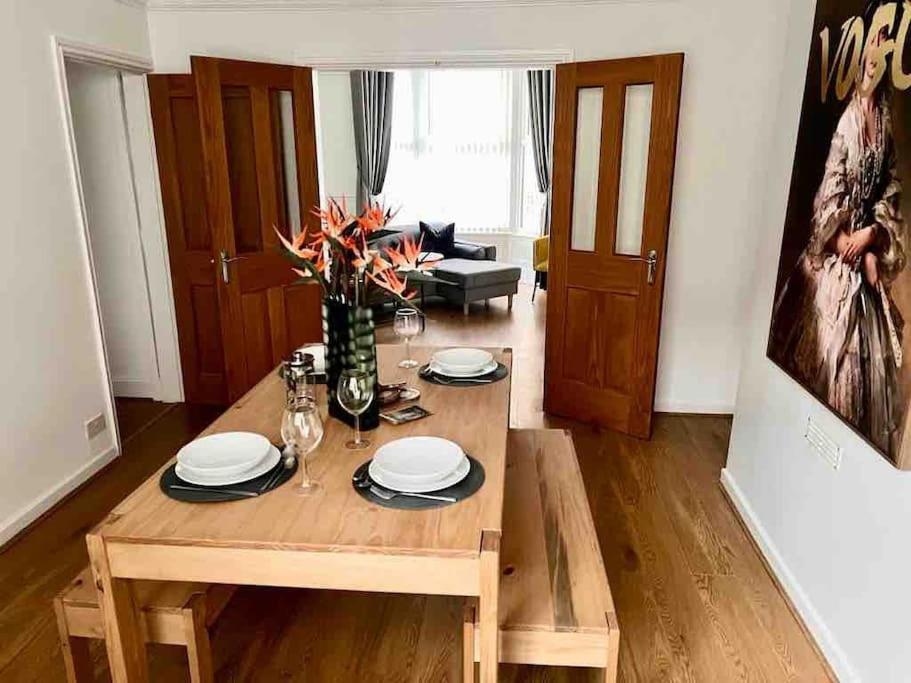 Anfield Home Sleeps 5 Close To Lfc Free Parking Ліверпуль Екстер'єр фото