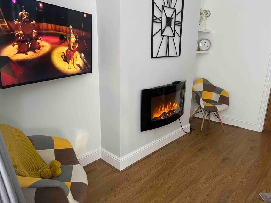 Anfield Home Sleeps 5 Close To Lfc Free Parking Ліверпуль Екстер'єр фото