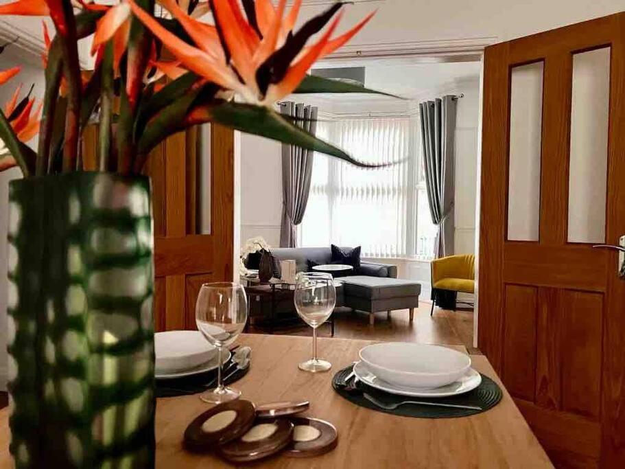 Anfield Home Sleeps 5 Close To Lfc Free Parking Ліверпуль Екстер'єр фото